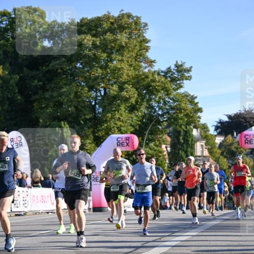 07.09.2025 - BARMER Alsterlauf Dr. Thomas Lammeyer http://msf.ph/oto/8708554 07.09.2025 09:31:07 Laufen 945, 579, 5425, 4826, 6169, 3449, 232 meine-sportfotos.de