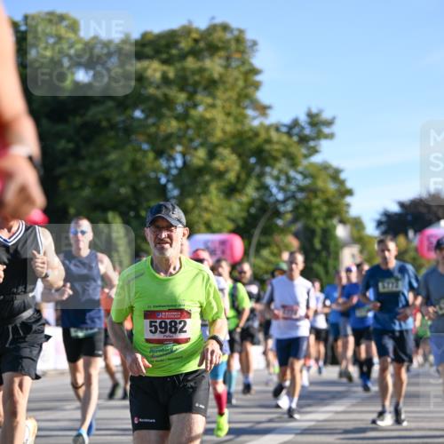 07.09.2025 - BARMER Alsterlauf Dr. Thomas Lammeyer http://msf.ph/oto/8708598 07.09.2025 09:31:14 Laufen 24, 2018, 36, 5982, 5774 meine-sportfotos.de