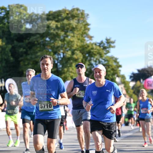 07.09.2025 - BARMER Alsterlauf Dr. Thomas Lammeyer http://msf.ph/oto/8708627 07.09.2025 09:31:18 Laufen 279, 1906, 464, 4, 5710, 3618 meine-sportfotos.de