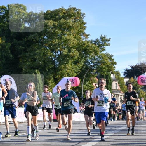 07.09.2025 - BARMER Alsterlauf Dr. Thomas Lammeyer http://msf.ph/oto/8708690 07.09.2025 09:31:29 Laufen 381, 3525, 4988, 4326, 3579, 5575, 2011, 4043 meine-sportfotos.de