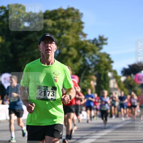 07.09.2025 - BARMER Alsterlauf Dr. Thomas Lammeyer http://msf.ph/oto/8708763 07.09.2025 09:31:43 Laufen 136, 2173 meine-sportfotos.de