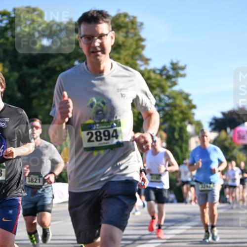 07.09.2025 - BARMER Alsterlauf Dr. Thomas Lammeyer http://msf.ph/oto/8708828 07.09.2025 09:31:54 Laufen 10, 3, 3821, 2894 meine-sportfotos.de