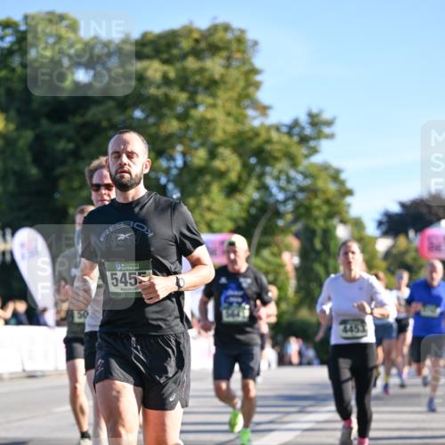 07.09.2025 - BARMER Alsterlauf Dr. Thomas Lammeyer http://msf.ph/oto/8708883 07.09.2025 09:32:03 Laufen 50, 5455, 4453 meine-sportfotos.de