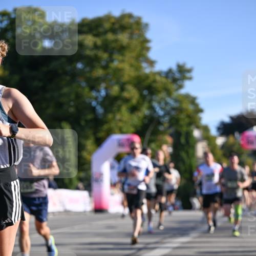07.09.2025 - BARMER Alsterlauf Dr. Thomas Lammeyer http://msf.ph/oto/8708921 07.09.2025 09:32:09 Laufen  meine-sportfotos.de
