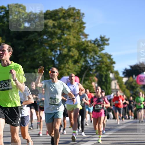 07.09.2025 - BARMER Alsterlauf Dr. Thomas Lammeyer http://msf.ph/oto/8708983 07.09.2025 09:32:18 Laufen 3835, 5886 meine-sportfotos.de