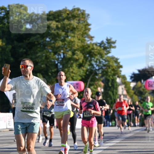 07.09.2025 - BARMER Alsterlauf Dr. Thomas Lammeyer http://msf.ph/oto/8708988 07.09.2025 09:32:19 Laufen 5886, 4249, 426 meine-sportfotos.de