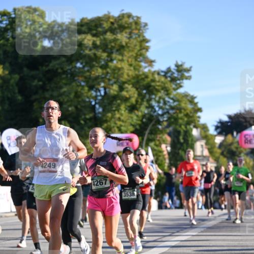 07.09.2025 - BARMER Alsterlauf Dr. Thomas Lammeyer http://msf.ph/oto/8708994 07.09.2025 09:32:19 Laufen 5, 4249, 4267, 3538 meine-sportfotos.de