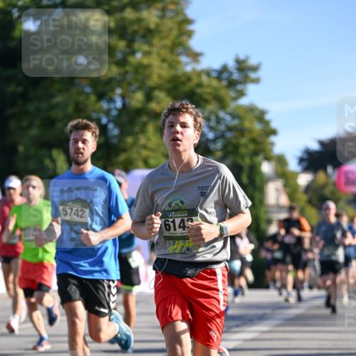 07.09.2025 - BARMER Alsterlauf Dr. Thomas Lammeyer http://msf.ph/oto/8709076 07.09.2025 09:32:39 Laufen 5742, 36, 614, 36, 10 meine-sportfotos.de