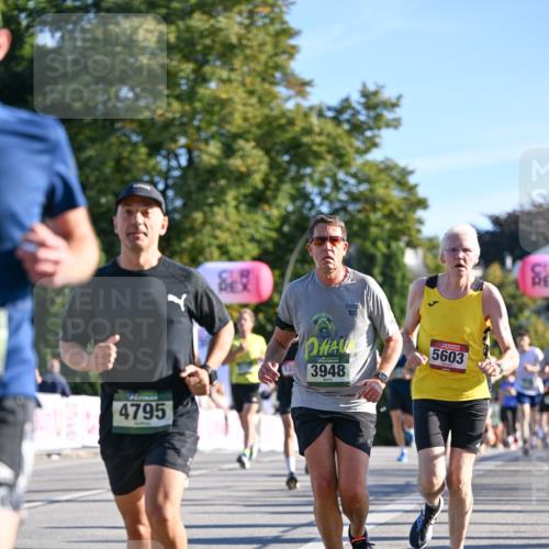 07.09.2025 - BARMER Alsterlauf Dr. Thomas Lammeyer http://msf.ph/oto/8709122 07.09.2025 09:32:46 Laufen 4795, 3948, 5603 meine-sportfotos.de