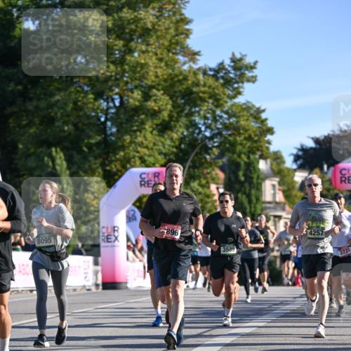 07.09.2025 - BARMER Alsterlauf Dr. Thomas Lammeyer http://msf.ph/oto/8709144 07.09.2025 09:32:50 Laufen 8095, 896, 3589, 554, 4257, 3725 meine-sportfotos.de