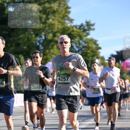 07.09.2025 - BARMER Alsterlauf Dr. Thomas Lammeyer http://msf.ph/oto/8709160 07.09.2025 09:32:52 Laufen 36, 3589, 16, 4257, 3748, 3725 meine-sportfotos.de
