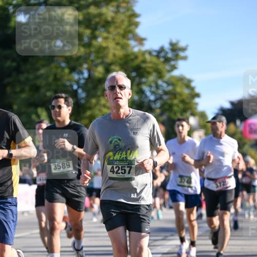 07.09.2025 - BARMER Alsterlauf Dr. Thomas Lammeyer http://msf.ph/oto/8709161 07.09.2025 09:32:52 Laufen 3589, 4257, 10, 374, 3725 meine-sportfotos.de