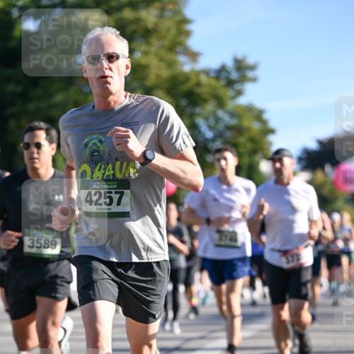 07.09.2025 - BARMER Alsterlauf Dr. Thomas Lammeyer http://msf.ph/oto/8709164 07.09.2025 09:32:53 Laufen 3589, 36, 36, 4257 meine-sportfotos.de