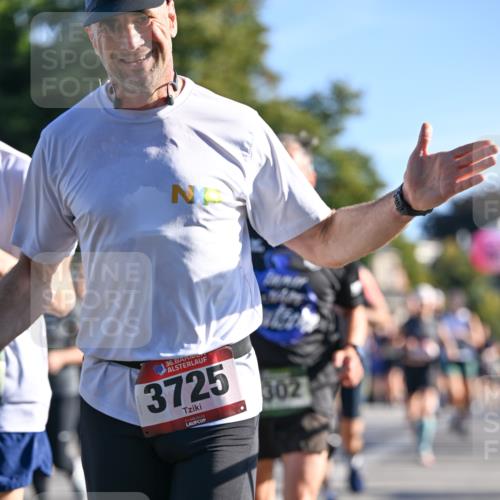 07.09.2025 - BARMER Alsterlauf Dr. Thomas Lammeyer http://msf.ph/oto/8709175 07.09.2025 09:32:55 Laufen 36, 3725, 302 meine-sportfotos.de