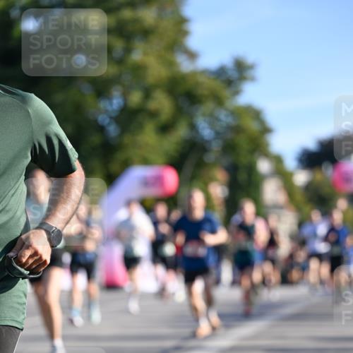 07.09.2025 - BARMER Alsterlauf Dr. Thomas Lammeyer http://msf.ph/oto/8709262 07.09.2025 09:33:09 Laufen  meine-sportfotos.de
