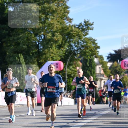 07.09.2025 - BARMER Alsterlauf Dr. Thomas Lammeyer http://msf.ph/oto/8709267 07.09.2025 09:33:10 Laufen 3816, 8275, 2839, 5462, 4746 meine-sportfotos.de