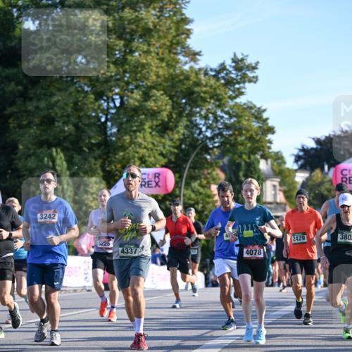 07.09.2025 - BARMER Alsterlauf Dr. Thomas Lammeyer http://msf.ph/oto/8709340 07.09.2025 09:33:22 Laufen 3242, 6225, 2429, 3802, 4337, 4078 meine-sportfotos.de