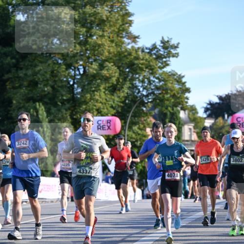 07.09.2025 - BARMER Alsterlauf Dr. Thomas Lammeyer http://msf.ph/oto/8709341 07.09.2025 09:33:22 Laufen 2390, 3242, 6225, 4337, 4078, 2429, 3802 meine-sportfotos.de