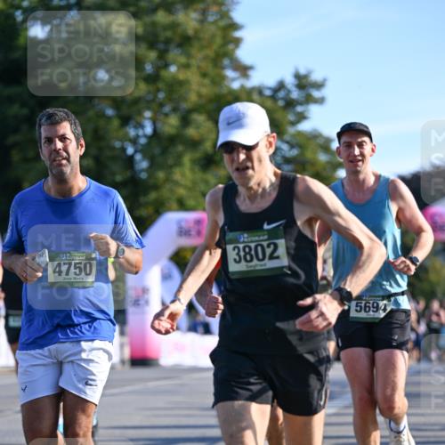 07.09.2025 - BARMER Alsterlauf Dr. Thomas Lammeyer http://msf.ph/oto/8709361 07.09.2025 09:33:25 Laufen 4750, 13, 3802, 5694 meine-sportfotos.de