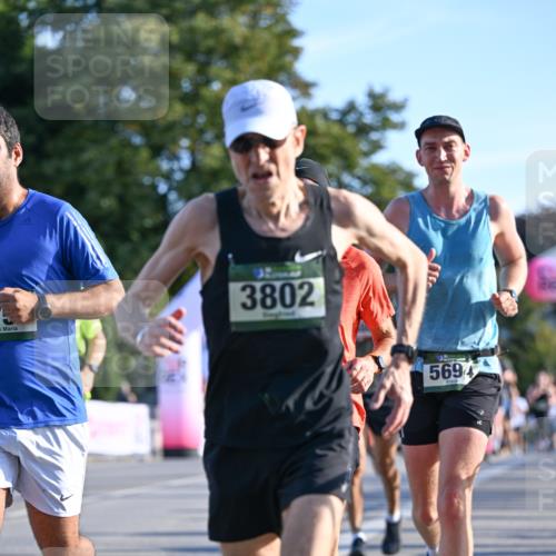 07.09.2025 - BARMER Alsterlauf Dr. Thomas Lammeyer http://msf.ph/oto/8709363 07.09.2025 09:33:25 Laufen 3802, 5694 meine-sportfotos.de