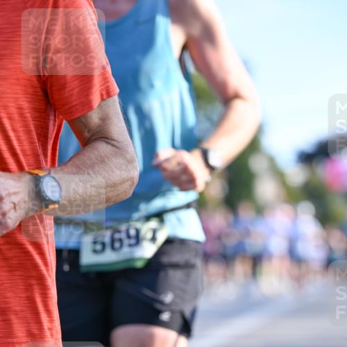 07.09.2025 - BARMER Alsterlauf Dr. Thomas Lammeyer http://msf.ph/oto/8709370 07.09.2025 09:33:27 Laufen 5694 meine-sportfotos.de