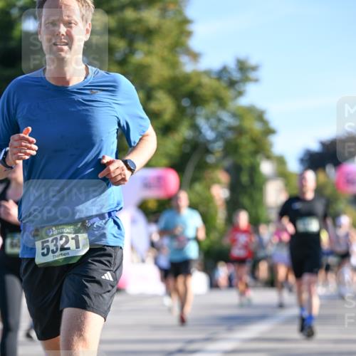 07.09.2025 - BARMER Alsterlauf Dr. Thomas Lammeyer http://msf.ph/oto/8709433 07.09.2025 09:33:38 Laufen 5321 meine-sportfotos.de