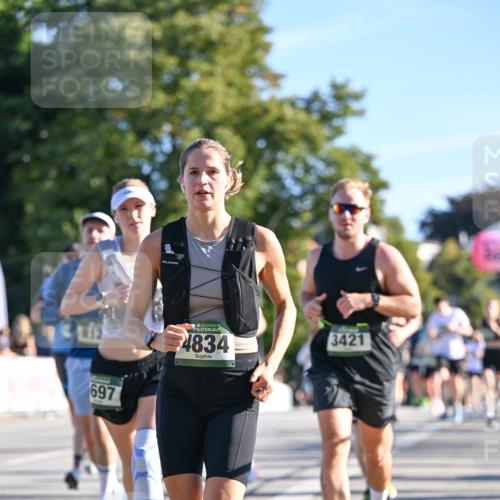 07.09.2025 - BARMER Alsterlauf Dr. Thomas Lammeyer http://msf.ph/oto/8709477 07.09.2025 09:33:45 Laufen 697, 36, 4834, 3421 meine-sportfotos.de