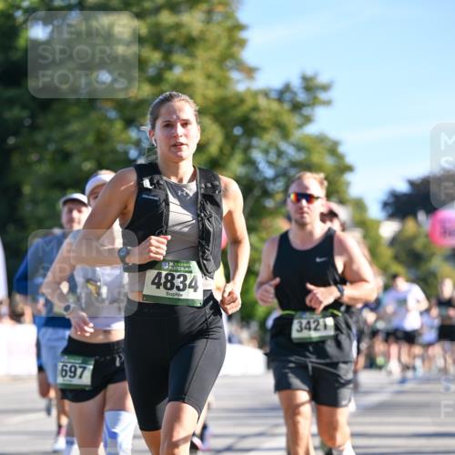 07.09.2025 - BARMER Alsterlauf Dr. Thomas Lammeyer http://msf.ph/oto/8709478 07.09.2025 09:33:45 Laufen 697, 36, 4834, 3421 meine-sportfotos.de