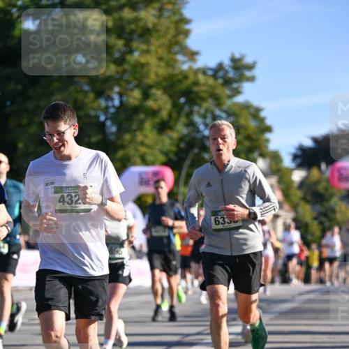 07.09.2025 - BARMER Alsterlauf Dr. Thomas Lammeyer http://msf.ph/oto/8709512 07.09.2025 09:33:52 Laufen 432, 6355 meine-sportfotos.de
