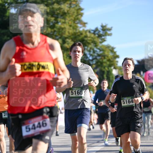 07.09.2025 - BARMER Alsterlauf Dr. Thomas Lammeyer http://msf.ph/oto/8709585 07.09.2025 09:34:05 Laufen 29, 5446, 16, 5165, 5164 meine-sportfotos.de