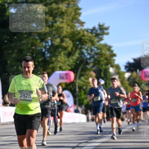 07.09.2025 - BARMER Alsterlauf Dr. Thomas Lammeyer http://msf.ph/oto/8709684 07.09.2025 09:34:23 Laufen 3925 meine-sportfotos.de