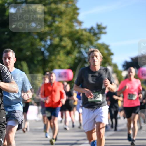 07.09.2025 - BARMER Alsterlauf Dr. Thomas Lammeyer http://msf.ph/oto/8709790 07.09.2025 09:34:42 Laufen 182 meine-sportfotos.de