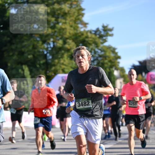 07.09.2025 - BARMER Alsterlauf Dr. Thomas Lammeyer http://msf.ph/oto/8709793 07.09.2025 09:34:42 Laufen 3482, 8251 meine-sportfotos.de