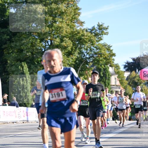 07.09.2025 - BARMER Alsterlauf Dr. Thomas Lammeyer http://msf.ph/oto/8709926 07.09.2025 09:35:09 Laufen 5463, 3191, 3658, 3961, 251, 2432, 4672 meine-sportfotos.de