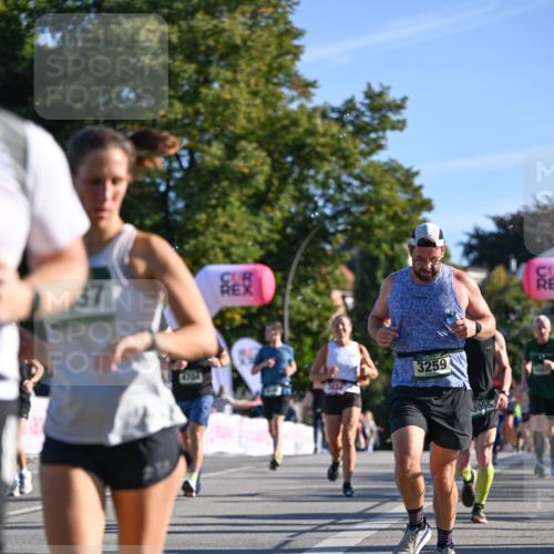 07.09.2025 - BARMER Alsterlauf Dr. Thomas Lammeyer http://msf.ph/oto/8709967 07.09.2025 09:35:15 Laufen 4704, 3259, 3055 meine-sportfotos.de