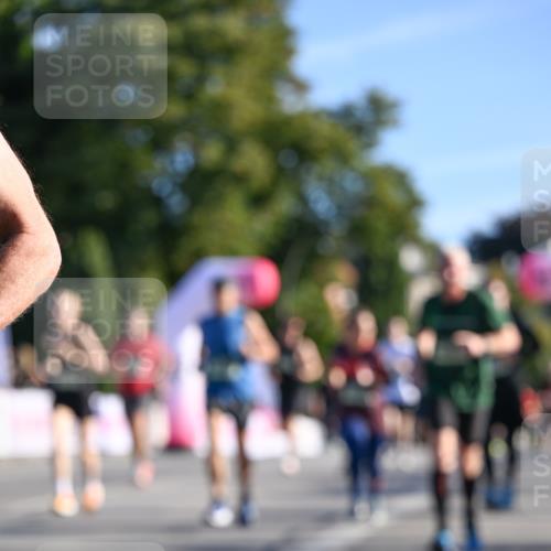 07.09.2025 - BARMER Alsterlauf Dr. Thomas Lammeyer http://msf.ph/oto/8709997 07.09.2025 09:35:20 Laufen  meine-sportfotos.de