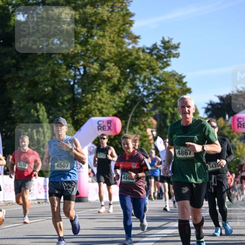 07.09.2025 - BARMER Alsterlauf Dr. Thomas Lammeyer http://msf.ph/oto/8710002 07.09.2025 09:35:21 Laufen 3578, 4507, 5713, 450, 4867, 343 meine-sportfotos.de