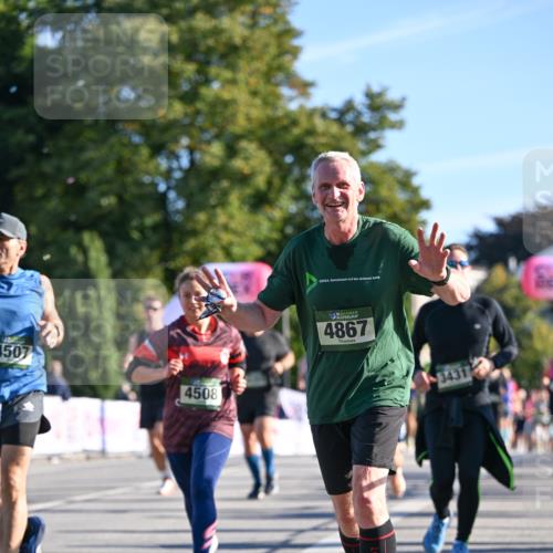 07.09.2025 - BARMER Alsterlauf Dr. Thomas Lammeyer http://msf.ph/oto/8710007 07.09.2025 09:35:22 Laufen 1507, 4508, 4867, 3431 meine-sportfotos.de