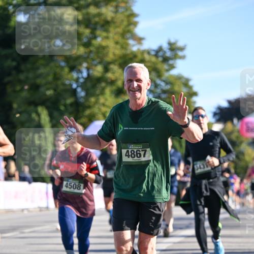 07.09.2025 - BARMER Alsterlauf Dr. Thomas Lammeyer http://msf.ph/oto/8710009 07.09.2025 09:35:22 Laufen 4508, 36, 4867 meine-sportfotos.de