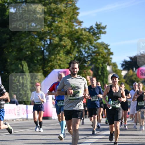 07.09.2025 - BARMER Alsterlauf Dr. Thomas Lammeyer http://msf.ph/oto/8710071 07.09.2025 09:35:32 Laufen 5293, 4006, 10, 4456, 5260, 8600 meine-sportfotos.de