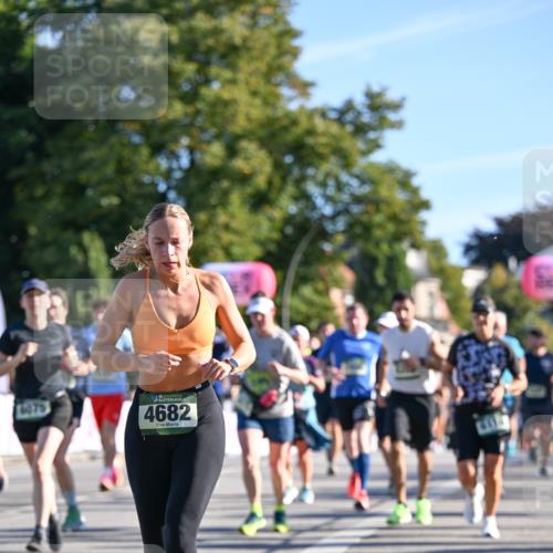 07.09.2025 - BARMER Alsterlauf Dr. Thomas Lammeyer http://msf.ph/oto/8710121 07.09.2025 09:35:40 Laufen 4682 meine-sportfotos.de