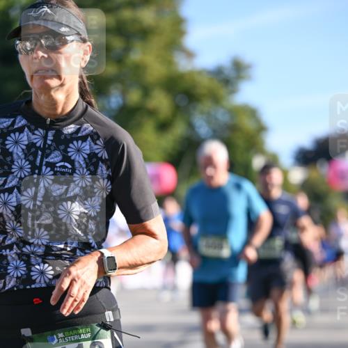 07.09.2025 - BARMER Alsterlauf Dr. Thomas Lammeyer http://msf.ph/oto/8710149 07.09.2025 09:35:45 Laufen 36, 6118 meine-sportfotos.de