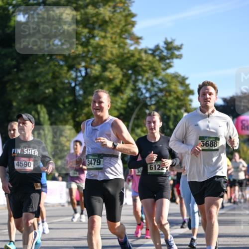 07.09.2025 - BARMER Alsterlauf Dr. Thomas Lammeyer http://msf.ph/oto/8710197 07.09.2025 09:35:52 Laufen 4590, 10, 3479, 6122, 5688 meine-sportfotos.de