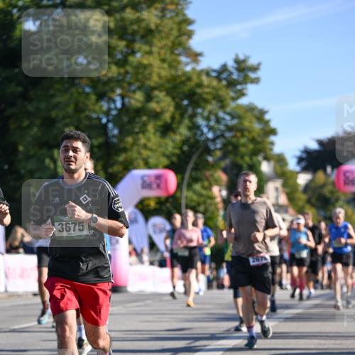 07.09.2025 - BARMER Alsterlauf Dr. Thomas Lammeyer http://msf.ph/oto/8710221 07.09.2025 09:35:56 Laufen 3675, 2676 meine-sportfotos.de