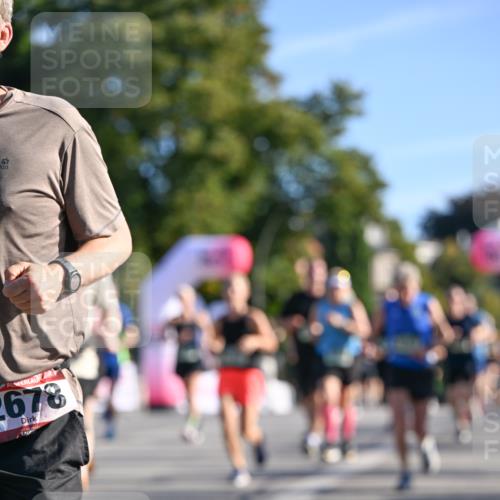 07.09.2025 - BARMER Alsterlauf Dr. Thomas Lammeyer http://msf.ph/oto/8710246 07.09.2025 09:36:00 Laufen 2678 meine-sportfotos.de