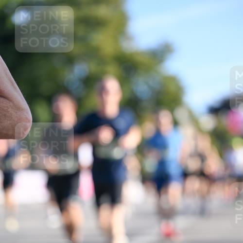 07.09.2025 - BARMER Alsterlauf Dr. Thomas Lammeyer http://msf.ph/oto/8710276 07.09.2025 09:36:05 Laufen  meine-sportfotos.de