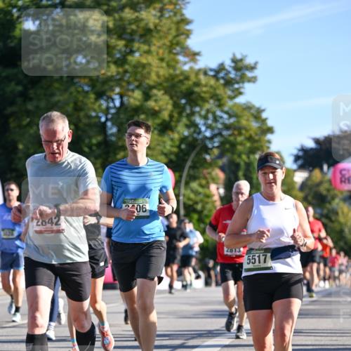 07.09.2025 - BARMER Alsterlauf Dr. Thomas Lammeyer http://msf.ph/oto/8710389 07.09.2025 09:36:24 Laufen 2842, 406, 5517 meine-sportfotos.de