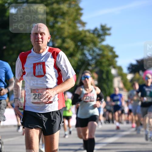 07.09.2025 - BARMER Alsterlauf Dr. Thomas Lammeyer http://msf.ph/oto/8710527 07.09.2025 09:36:48 Laufen 36, 28, 1207 meine-sportfotos.de
