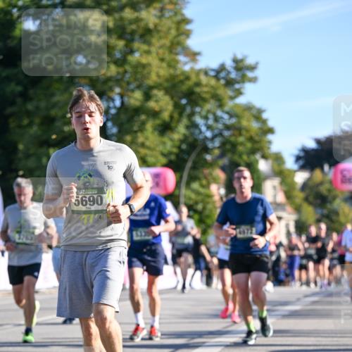 07.09.2025 - BARMER Alsterlauf Dr. Thomas Lammeyer http://msf.ph/oto/8710549 07.09.2025 09:36:52 Laufen 3763, 5690, 10 meine-sportfotos.de