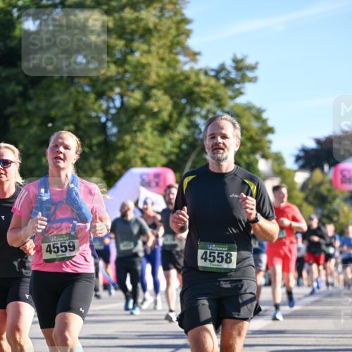 07.09.2025 - BARMER Alsterlauf Dr. Thomas Lammeyer http://msf.ph/oto/8710597 07.09.2025 09:37:00 Laufen 4559, 4558 meine-sportfotos.de